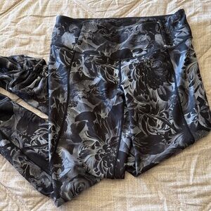 CALIA by Carrie Underwood Black Floral Leggings